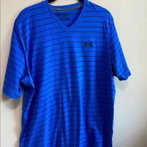 Under Armour V-neck size large
